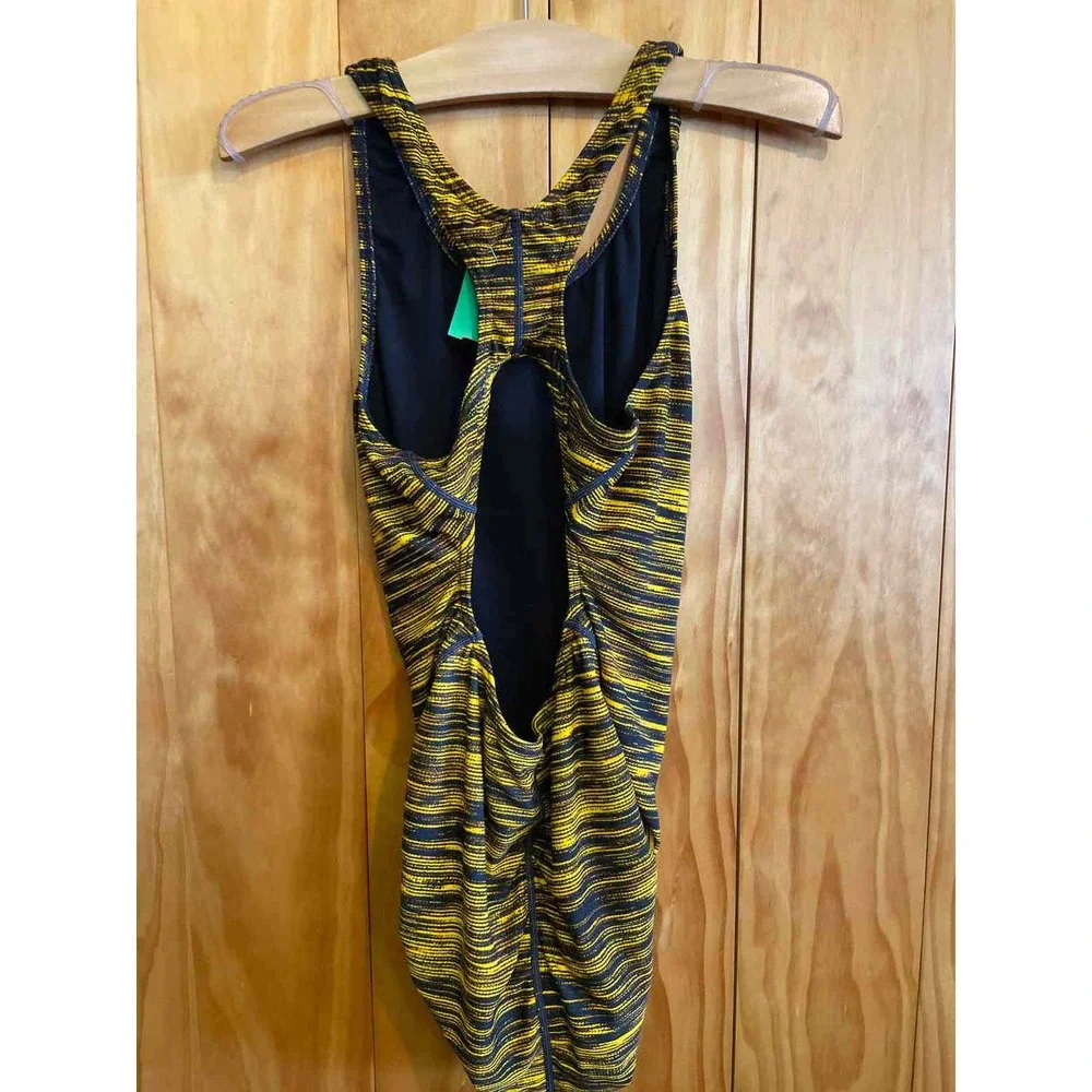 TYR yellow black